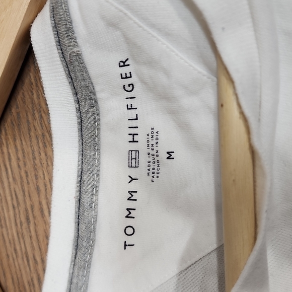 TOMMY HILFIGER LOGO WHITE T-SHIRT - Picture 4 of 4